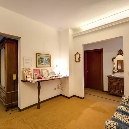 Residenza Giulia 3*